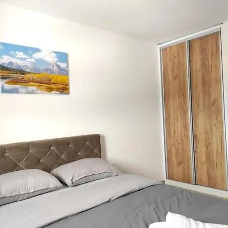 شقة Apartman Green Sisava