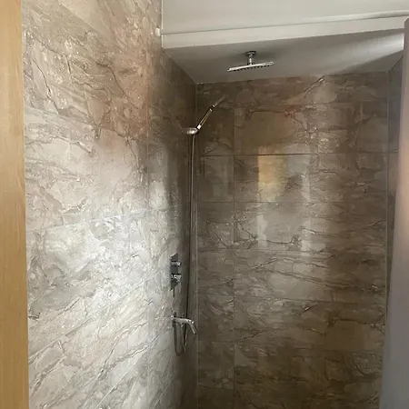 شقة Apartman Green Sisava